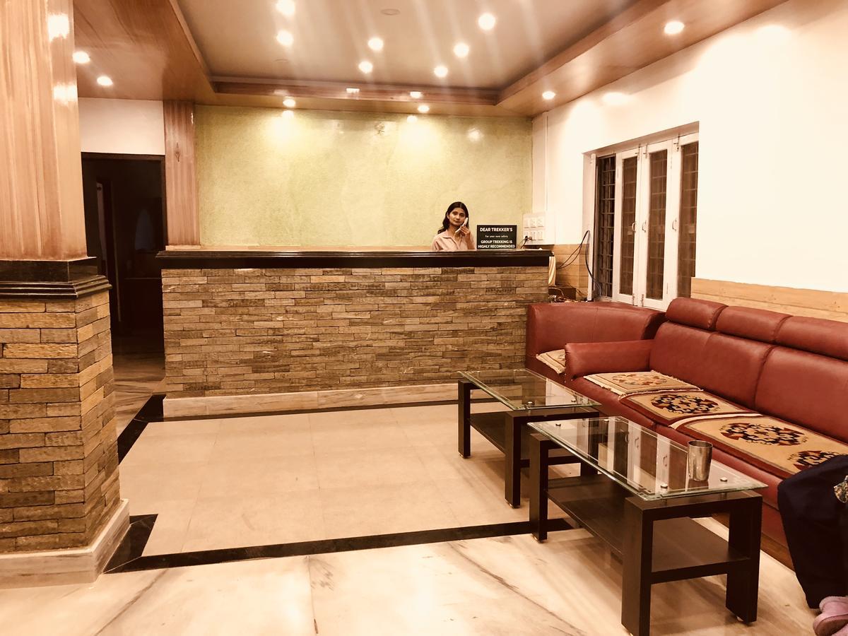 Hotel Guru Pokhara Extérieur photo