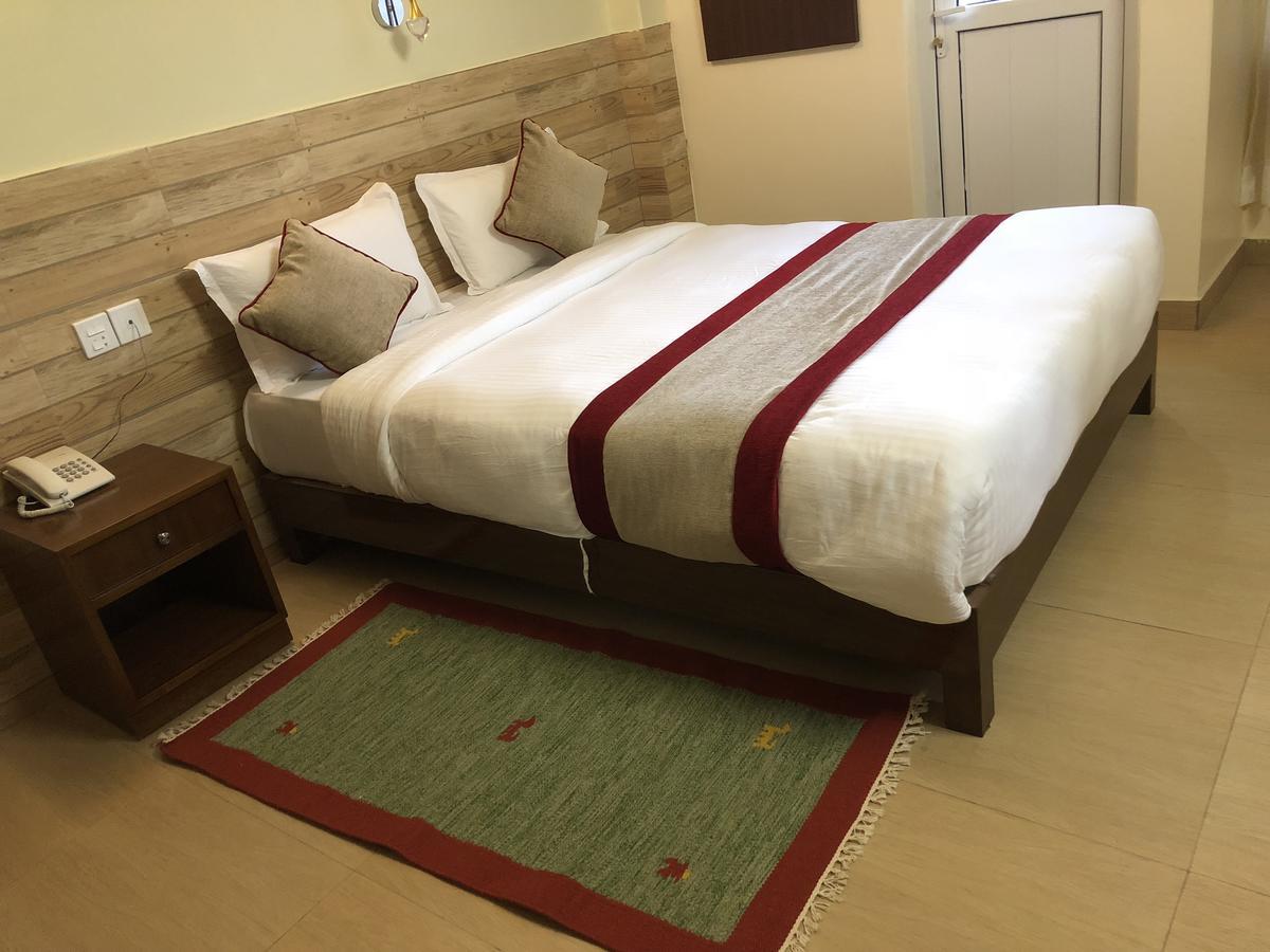 Hotel Guru Pokhara Extérieur photo