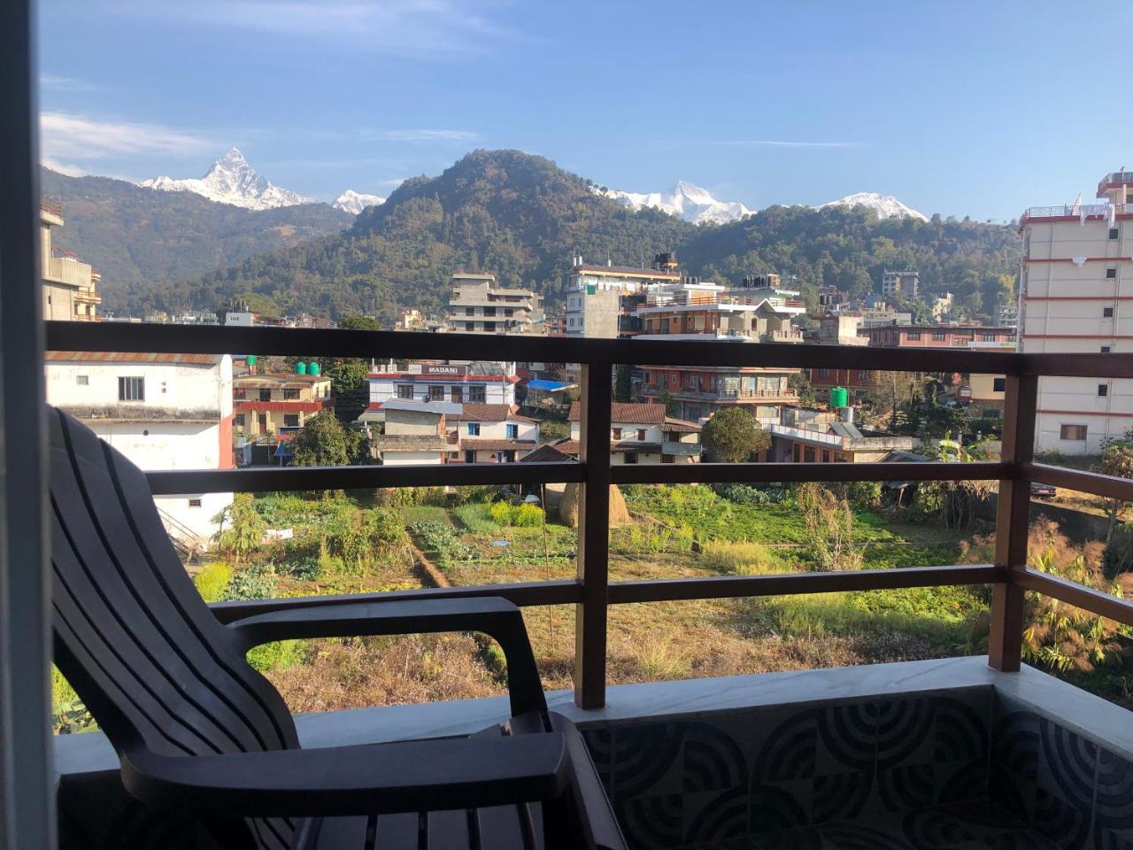 Hotel Guru Pokhara Extérieur photo
