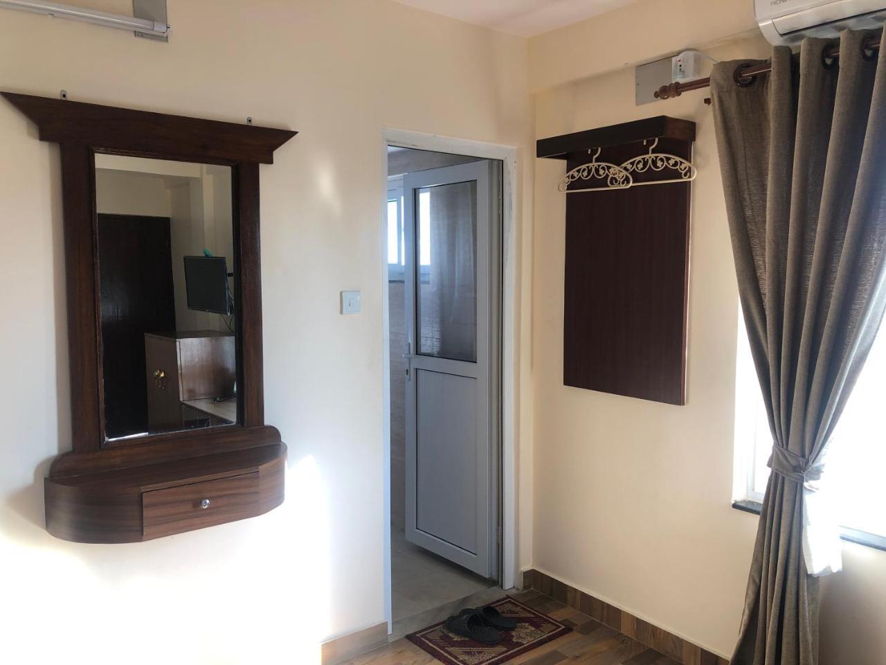 Hotel Guru Pokhara Extérieur photo