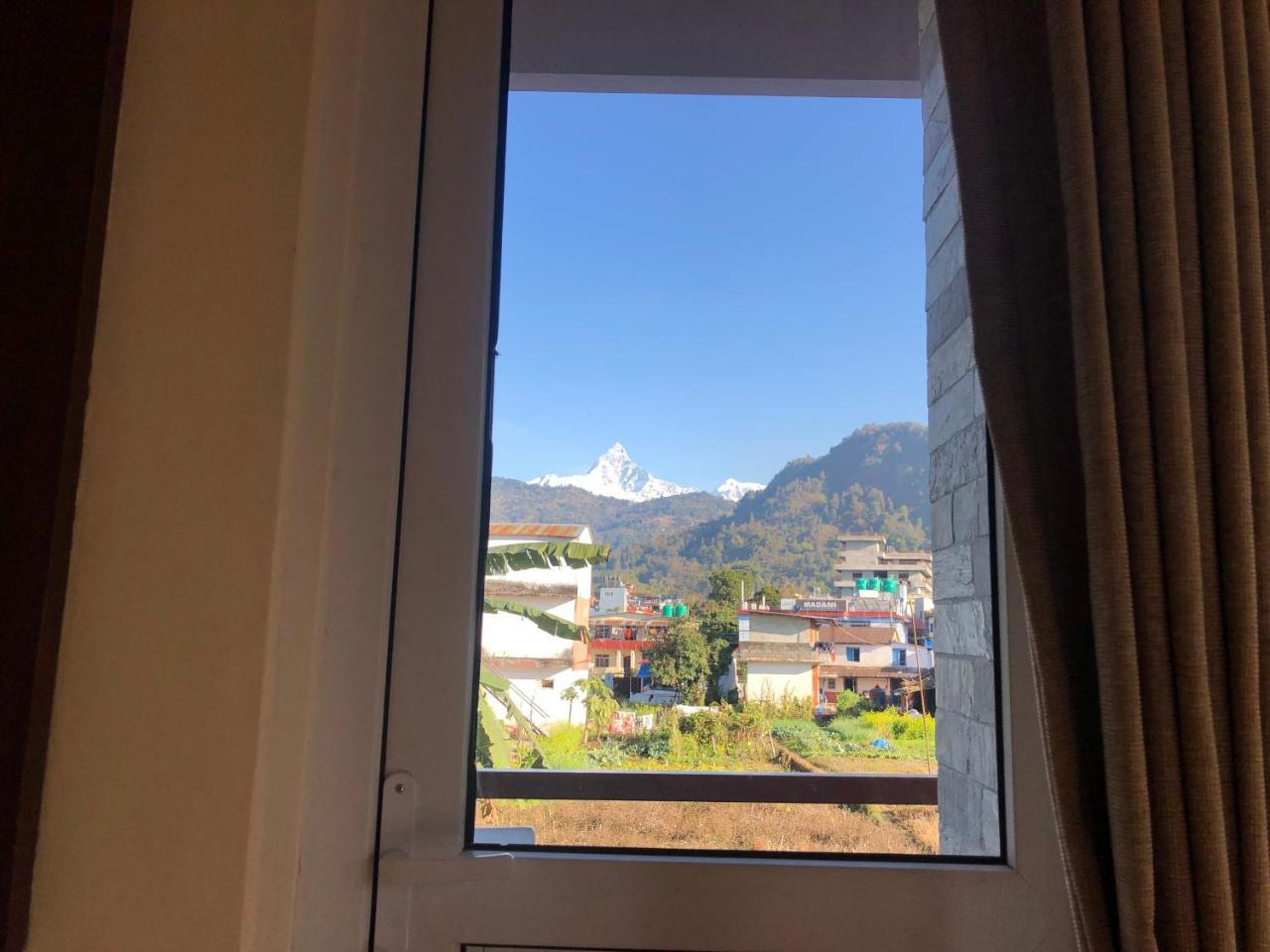Hotel Guru Pokhara Extérieur photo