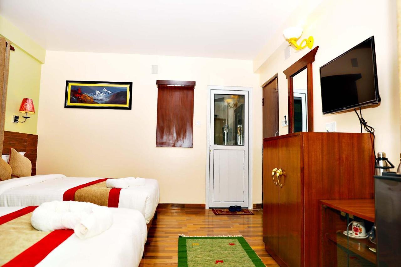 Hotel Guru Pokhara Extérieur photo