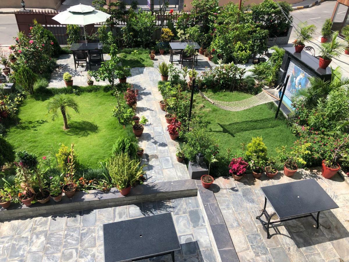 Hotel Guru Pokhara Extérieur photo