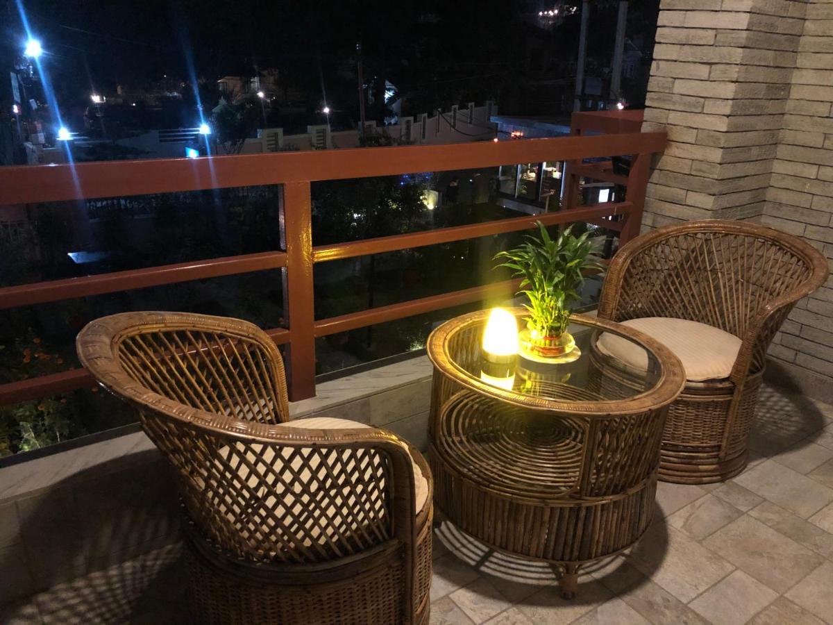 Hotel Guru Pokhara Extérieur photo