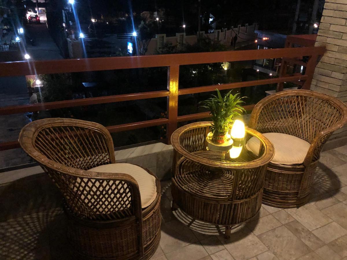 Hotel Guru Pokhara Extérieur photo